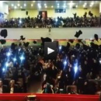 اقدام عجیب آقای مجری و پرتاب چادر ؟! + عکس